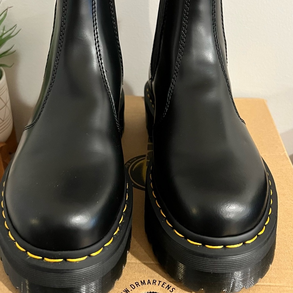 Dr Marten Chelsea Platform Boots Brand New